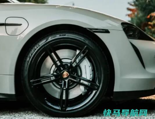 轮胎露白线了一定要换吗？车后轮内侧吃胎严重怎么解决